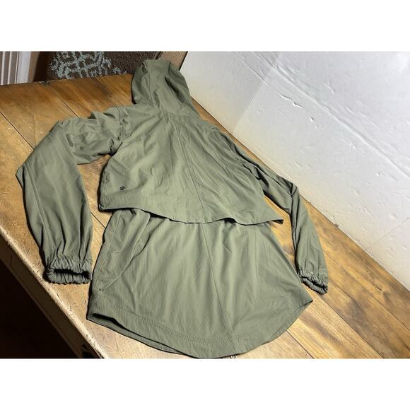 Lululemon Yogi Anorak Jacket Women’s Sz 6/8 Lined Hooded Fatigue Green Full Zip - Picture 9 of 10
